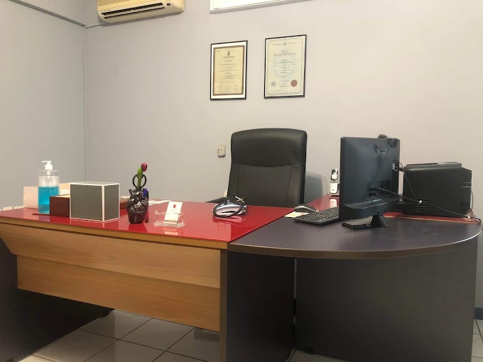 Γραφείο της καρδιολόγου Όλγας Ντζουβάρα στο ιατρείο της Νέας Ιωνίας